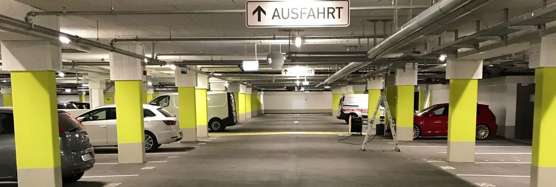 Gussasphalt in einer Tiefgarage mit Rampe